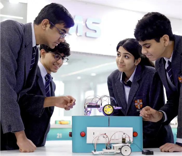 Cambridge learners master lessons through collaboration & life-ready experiences.