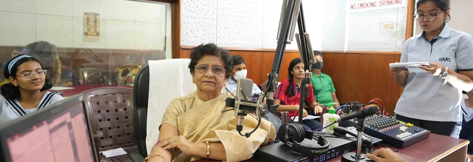 vishwa-voice-slider (2)