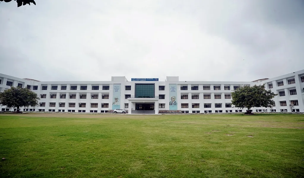 Exterior (Front View)