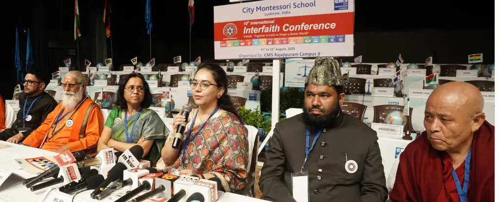 Ms Khyati Lamba, Event Convenor and Headmistress, CMS Rajajipuram Campus II, addressing the audience at the Press Conference