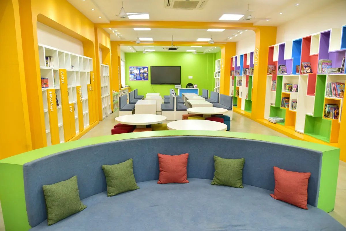 library-at-city-montessori-school (7)