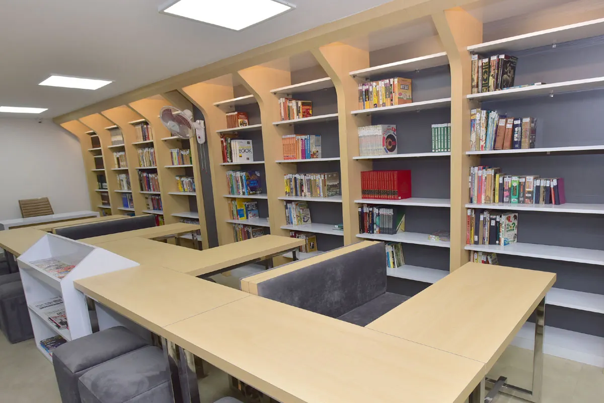 library-at-city-montessori-school (9)