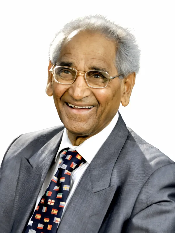 Dr Jagdish Gandhi,CMS Founder Manager