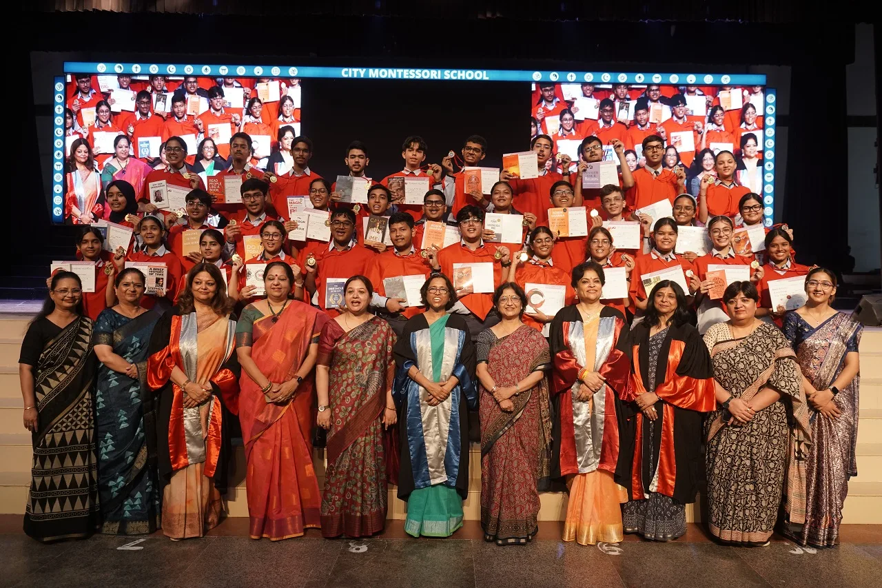 CMS Meritorious Students’ Felicitation Function 2026: CMS toppers with their principals, Prof. Geeta Gandhi Kingdon (Managing Director, CMS), and Ms Reena Soti (Head – QAID, CMS)