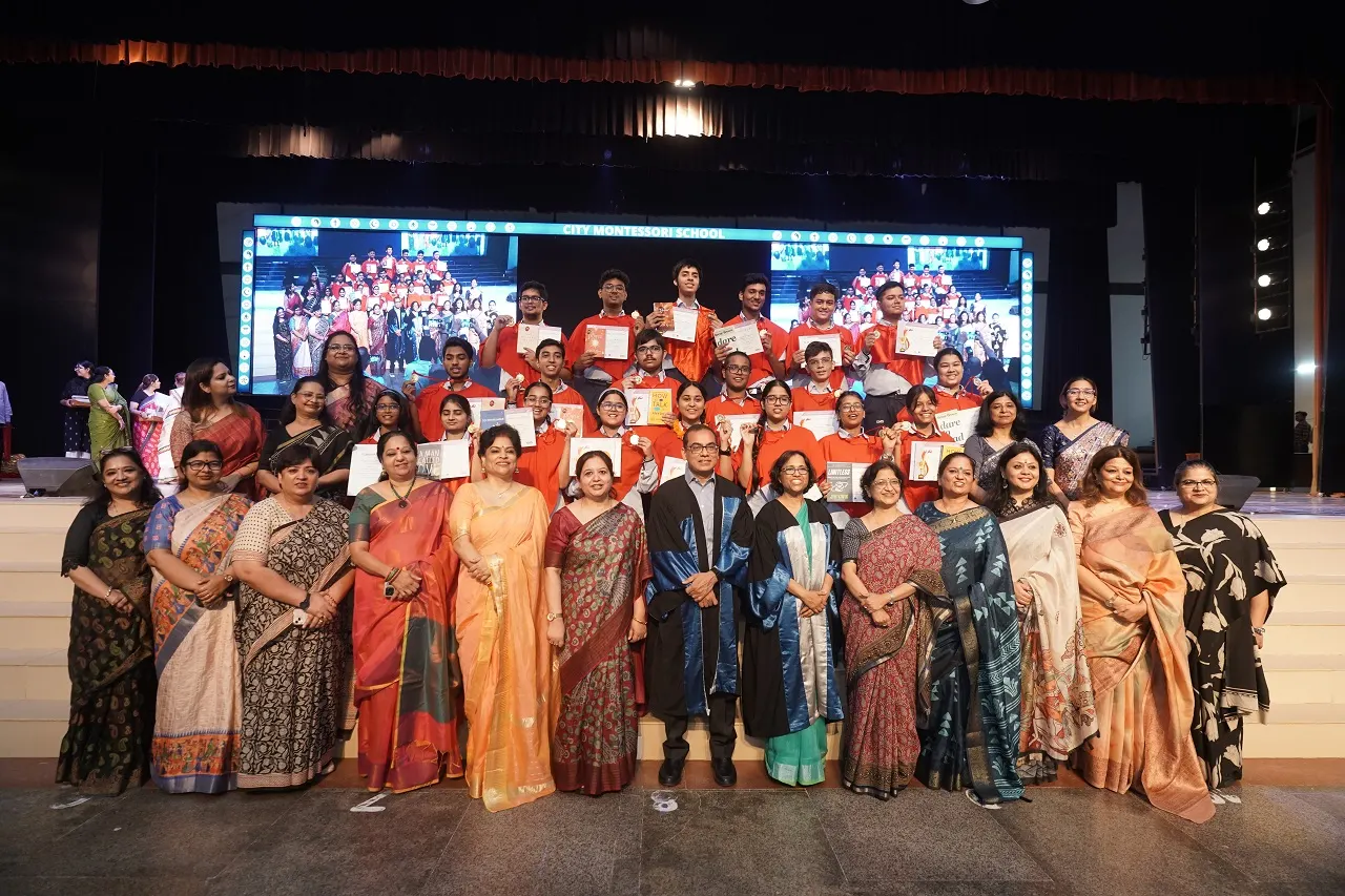 CMS Cambridge Checkpoint Examination Toppers alongside Chief Guest Shri Alok Kumar, IAS, CMS Managing Director Prof. Geeta Gandhi Kingdon, Head – QAID, CMS, Ms Reena Soti, and CMS Principals at the Meritorious Students’ Felicitation Function 2026