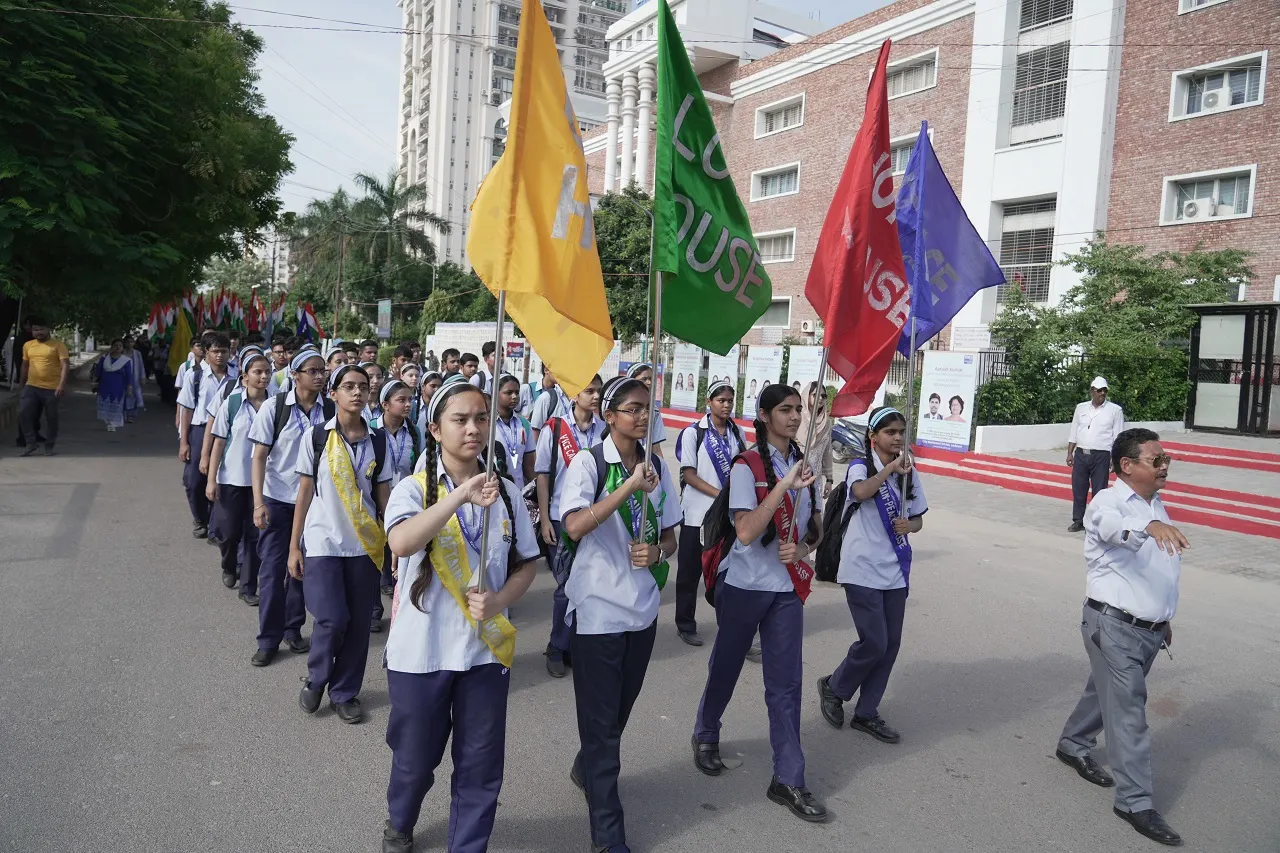 CMS students leading the Character-Building March from Maqdoompur Police Station to CMS Gomti Nagar Extension