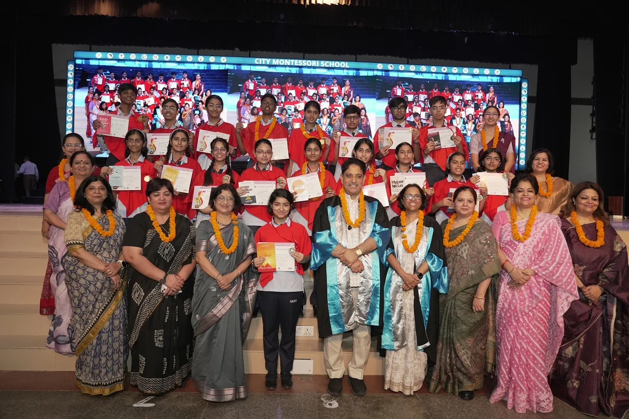 CMS achievers honoured by the Chief Guest Shri Sunil Kumar Sharma Ji (Hon'ble Cabinet Minister for Electronics and Information Technology, Government of Uttar Pradesh), Prof. Geeta Gandhi Kingdon (Managing Director, CMS), and CMS principals